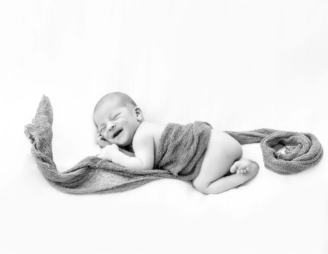 Sesión New Born - Fotografía de recién nacidos y bebés - Alicia Soblechero - Salobreña - Fotógrafa de pueblo